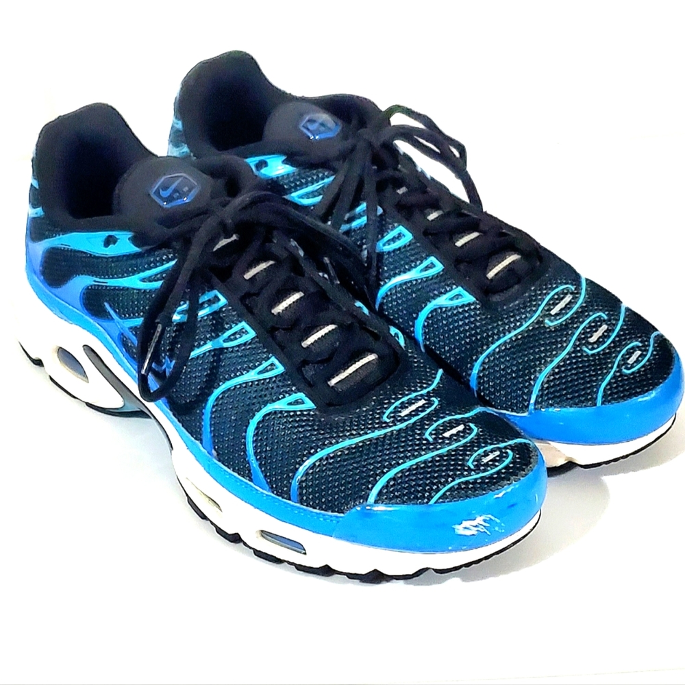 NIKE AIR MAX PLUS UNIVERSITY "TN" ATHLETIC. SHOES. MENS Sz:8 AMAZING CONDITION.